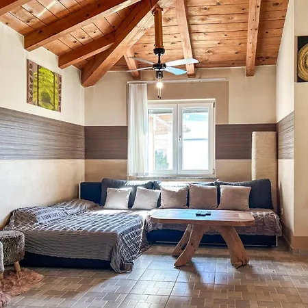 Cozy In Vardica With Sauna Vilanija