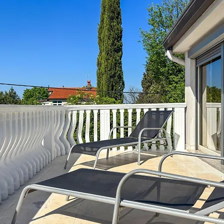Ferienhaus Cozy In Vardica With Sauna Vilanija